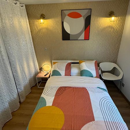 Chambre Privee/Climatisee+Tv /Petit Dejeuner Inclu/Tout Confort Nevers Kültér fotó