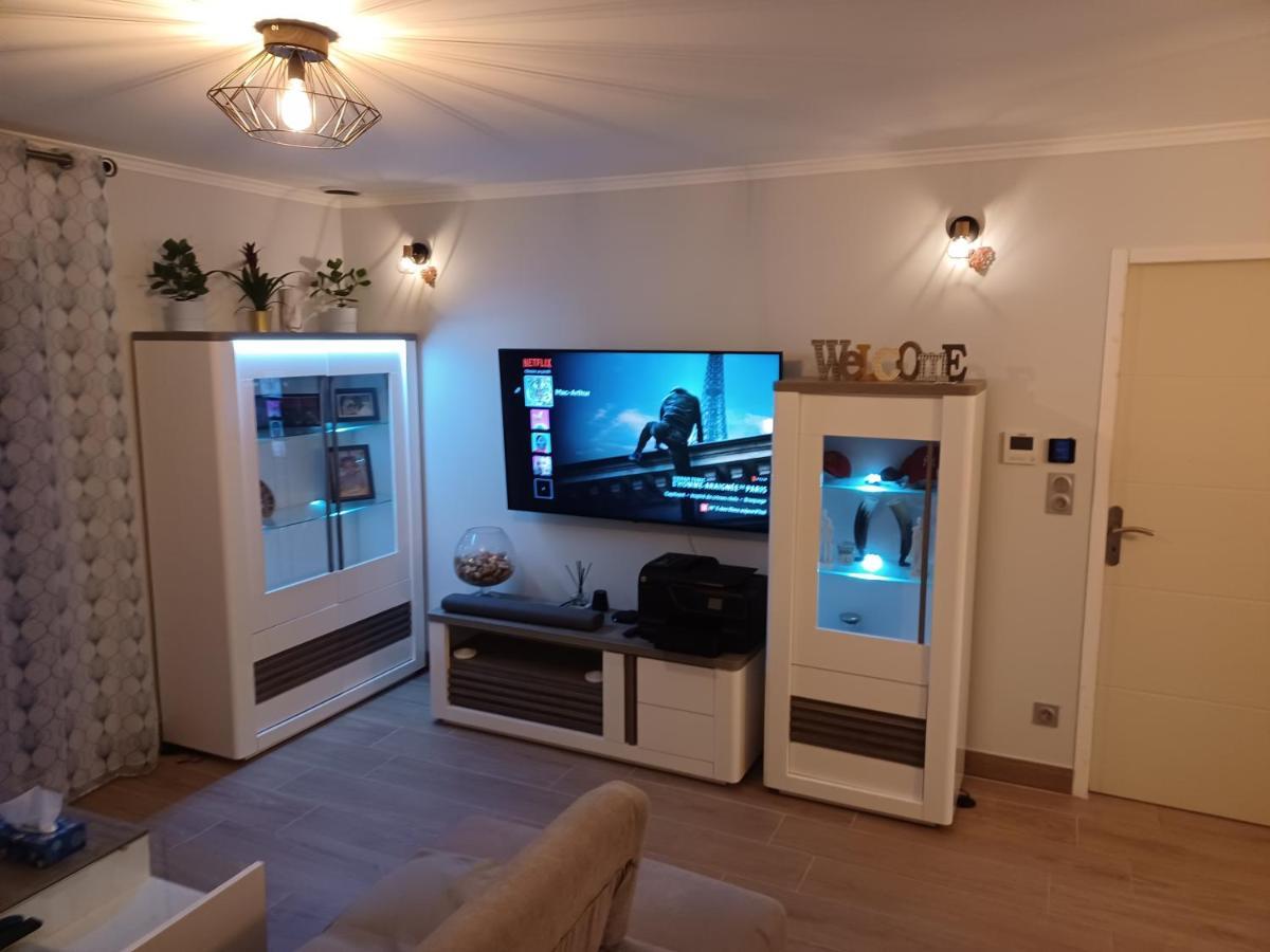 Chambre Privee/Climatisee+Tv /Petit Dejeuner Inclu/Tout Confort Nevers Kültér fotó