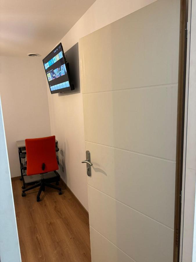 Chambre Privee/Climatisee+Tv /Petit Dejeuner Inclu/Tout Confort Nevers Kültér fotó
