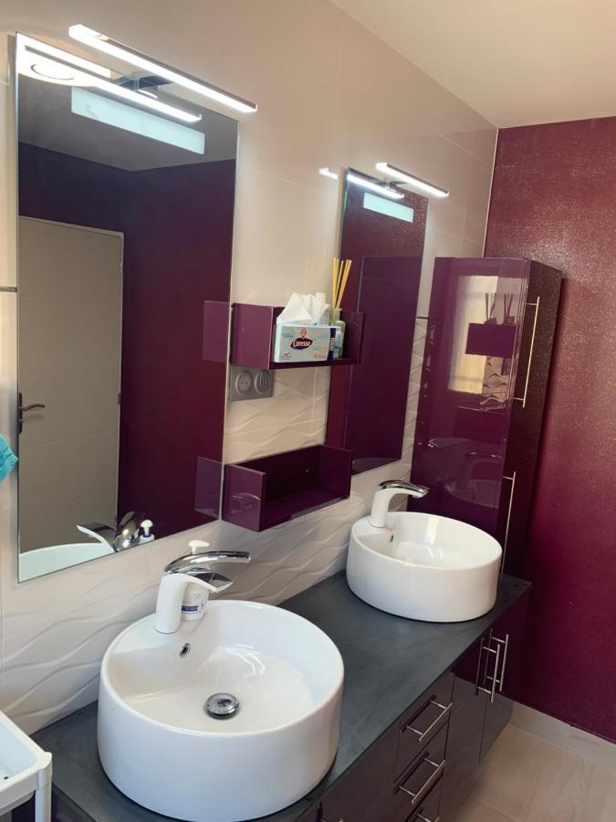 Chambre Privee/Climatisee+Tv /Petit Dejeuner Inclu/Tout Confort Nevers Kültér fotó