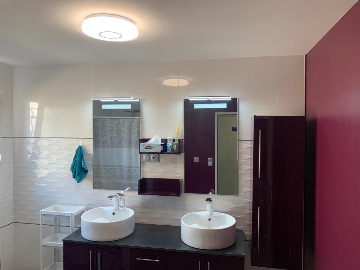 Chambre Privee/Climatisee+Tv /Petit Dejeuner Inclu/Tout Confort Nevers Kültér fotó