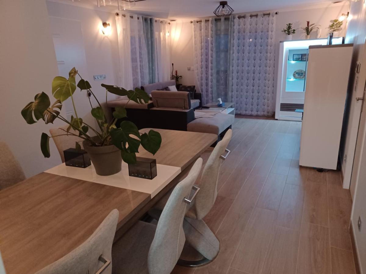 Chambre Privee/Climatisee+Tv /Petit Dejeuner Inclu/Tout Confort Nevers Kültér fotó