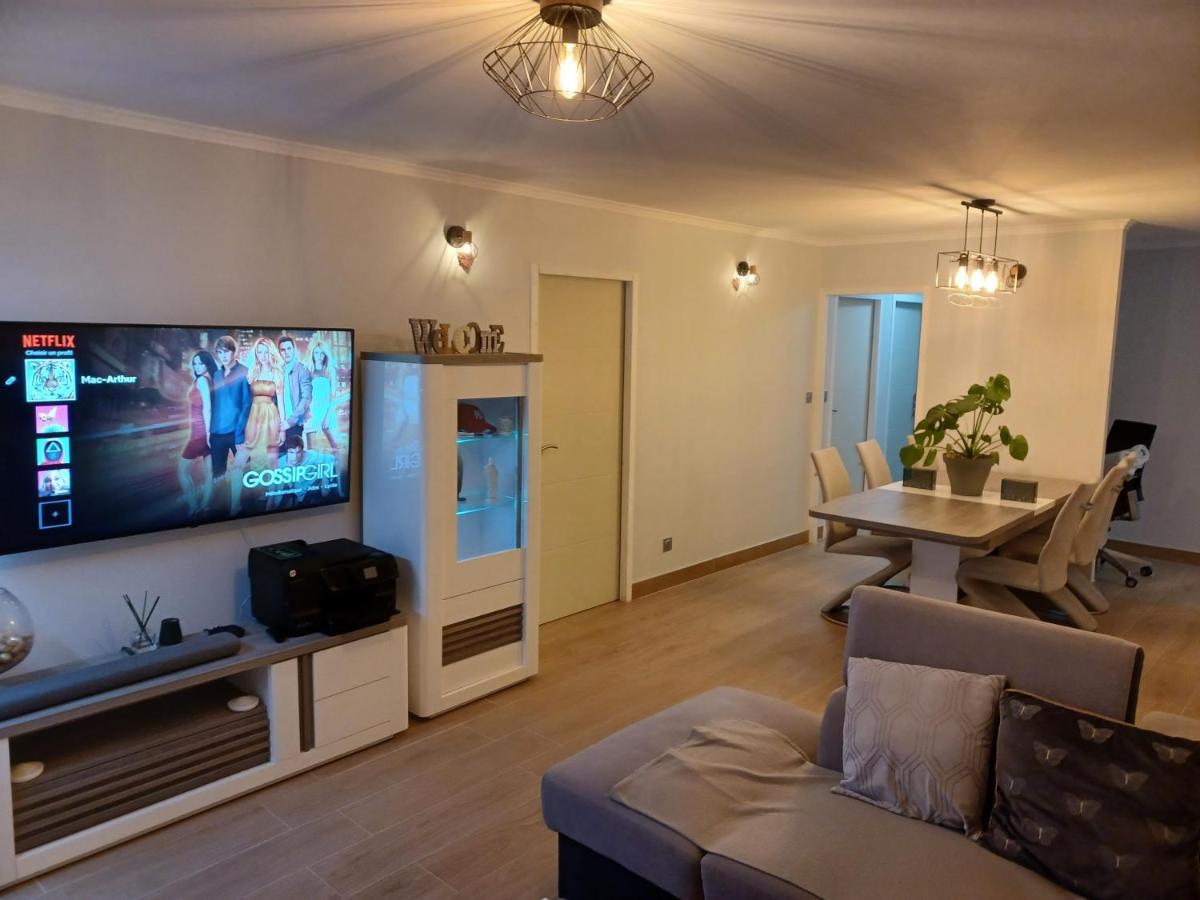 Chambre Privee/Climatisee+Tv /Petit Dejeuner Inclu/Tout Confort Nevers Kültér fotó