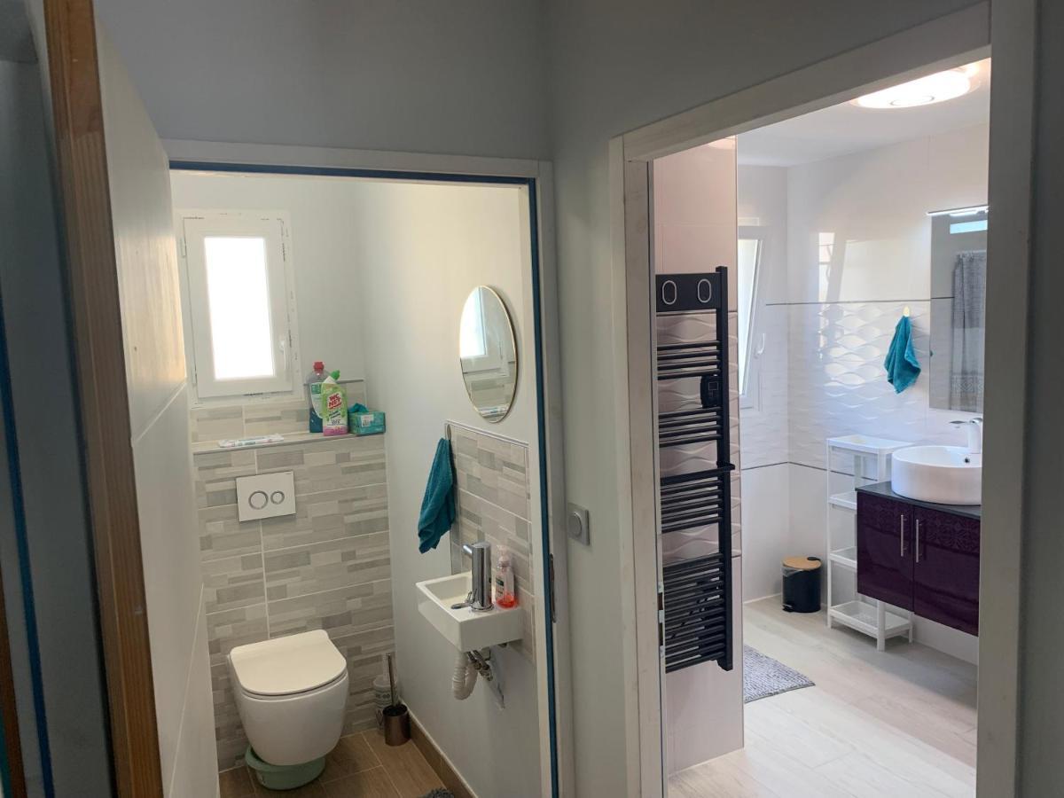 Chambre Privee/Climatisee+Tv /Petit Dejeuner Inclu/Tout Confort Nevers Kültér fotó