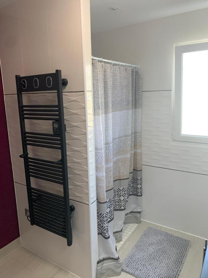 Chambre Privee/Climatisee+Tv /Petit Dejeuner Inclu/Tout Confort Nevers Kültér fotó