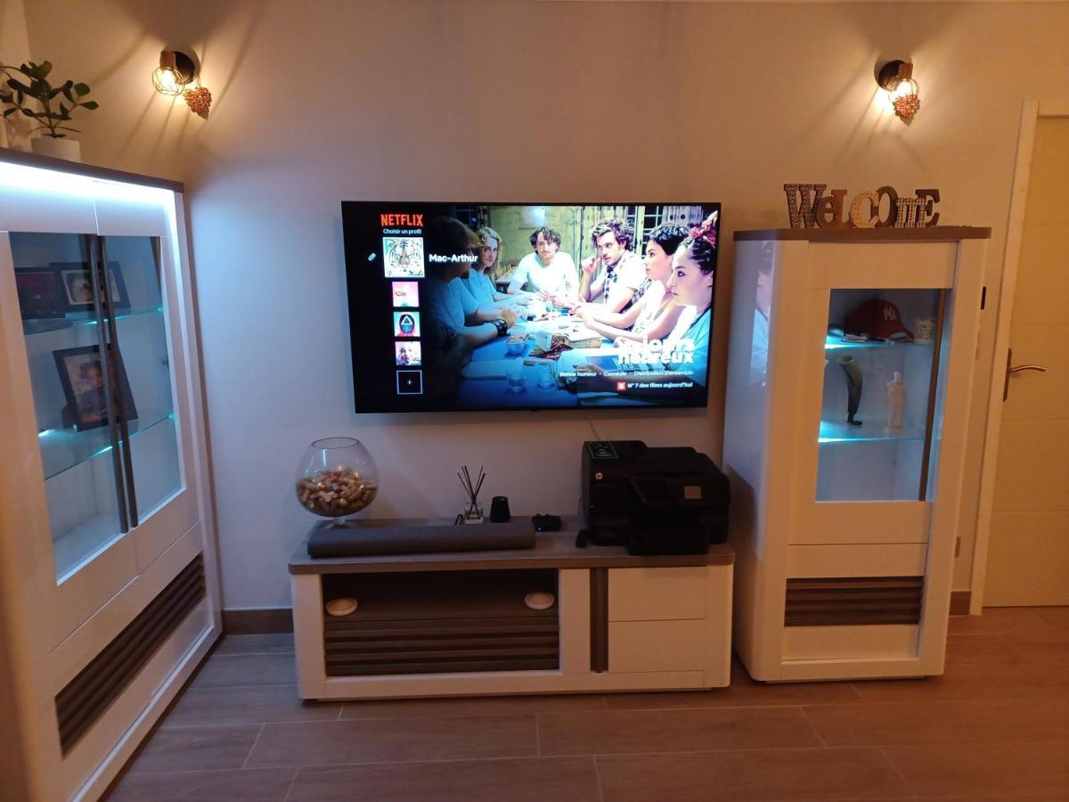 Chambre Privee/Climatisee+Tv /Petit Dejeuner Inclu/Tout Confort Nevers Kültér fotó