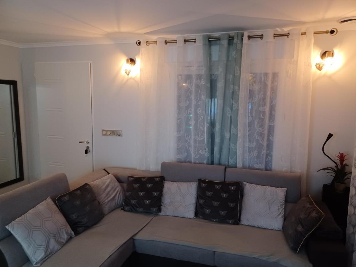 Chambre Privee/Climatisee+Tv /Petit Dejeuner Inclu/Tout Confort Nevers Kültér fotó