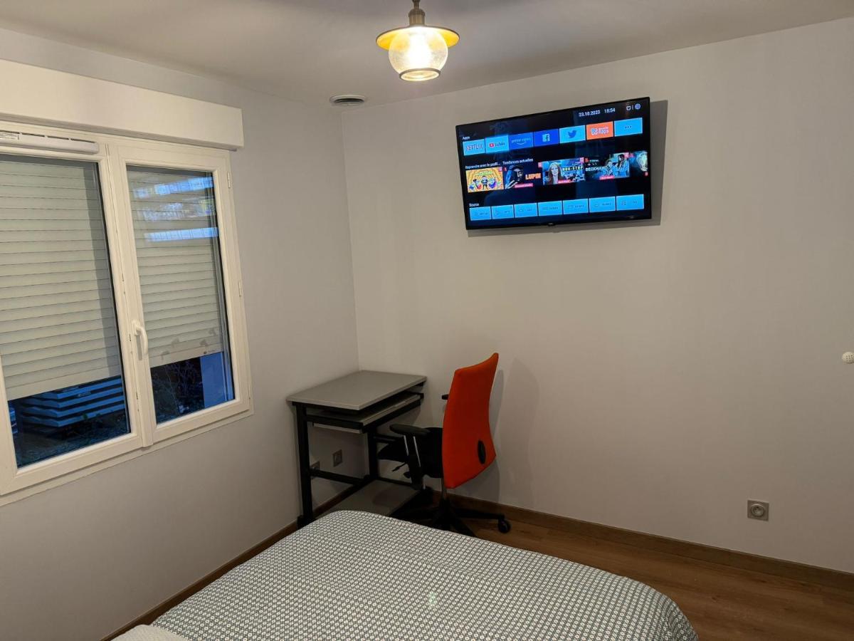 Chambre Privee/Climatisee+Tv /Petit Dejeuner Inclu/Tout Confort Nevers Kültér fotó