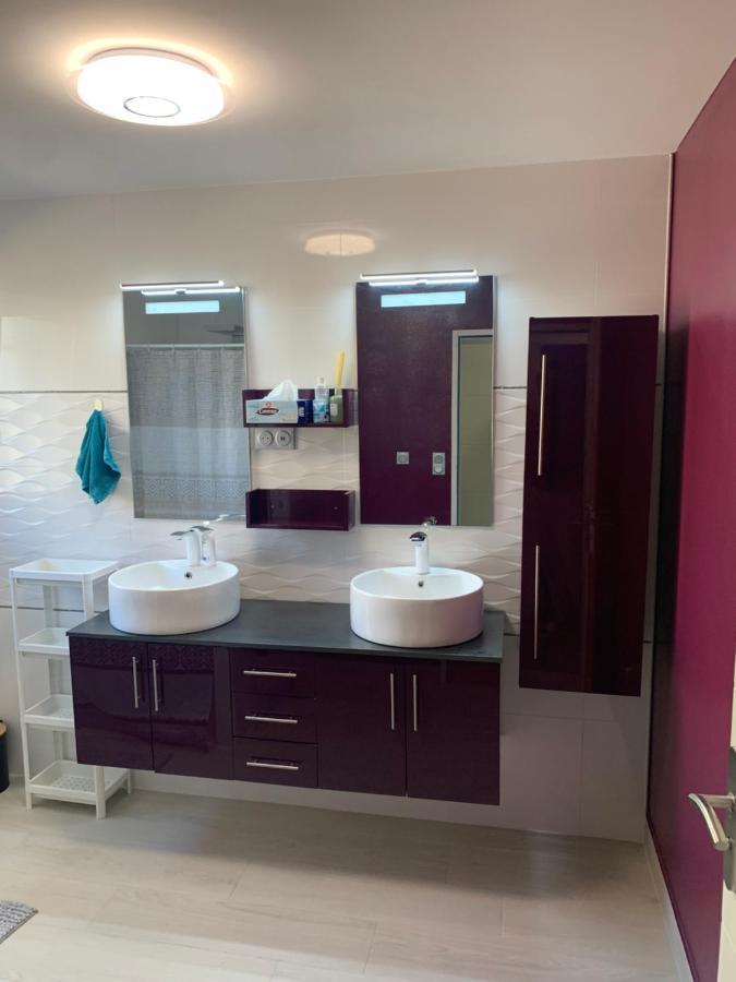 Chambre Privee/Climatisee+Tv /Petit Dejeuner Inclu/Tout Confort Nevers Kültér fotó