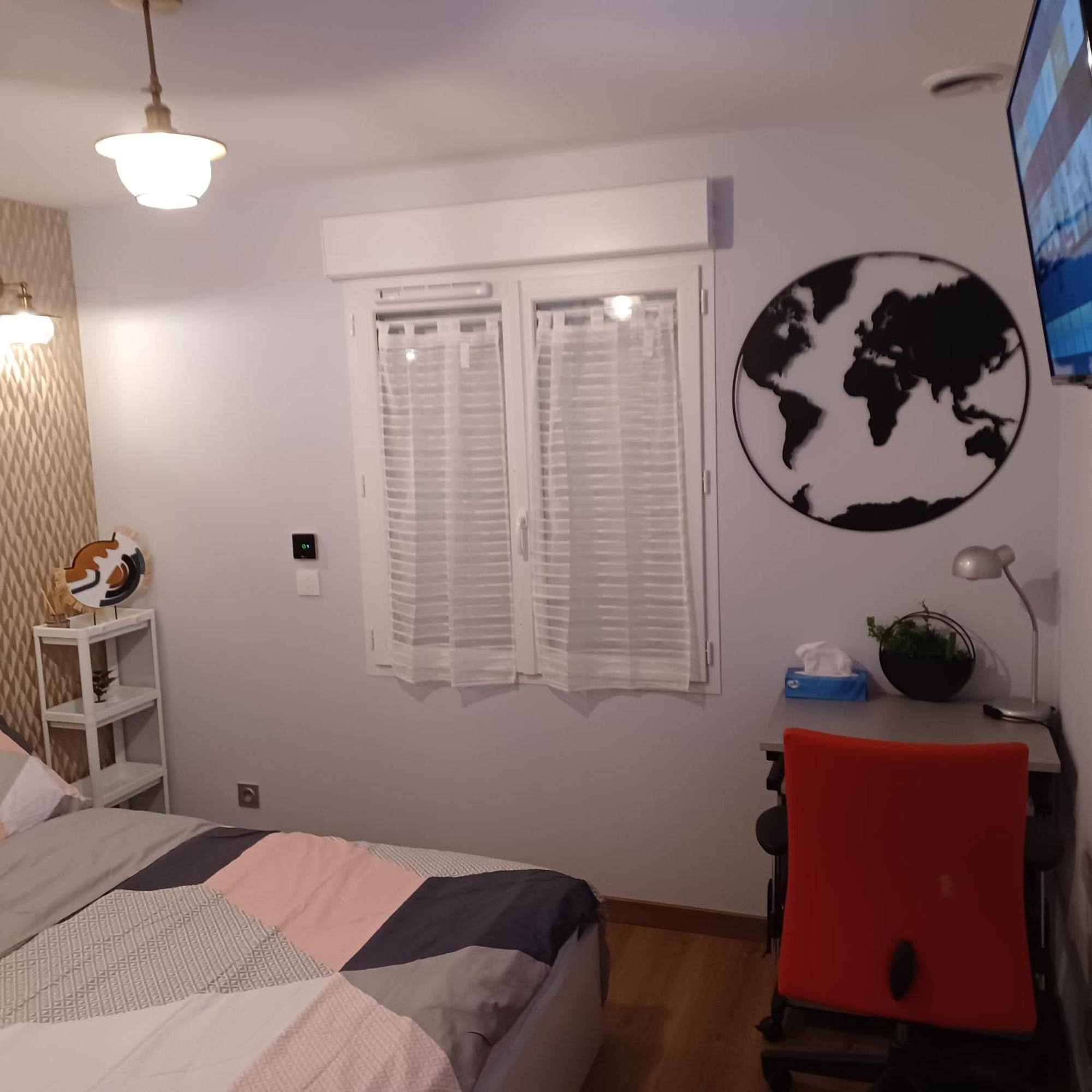 Chambre Privee/Climatisee+Tv /Petit Dejeuner Inclu/Tout Confort Nevers Kültér fotó